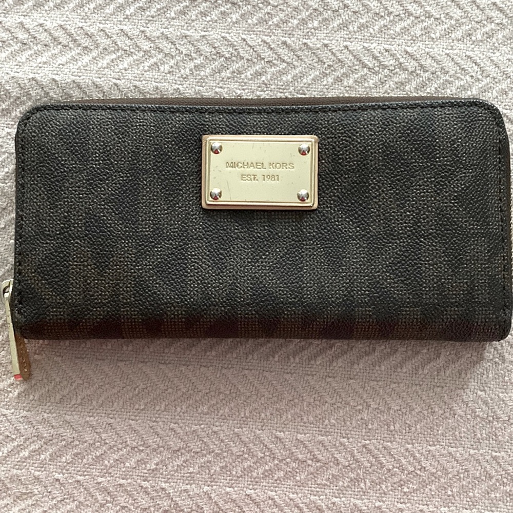 Michael Kors Signature Wallet